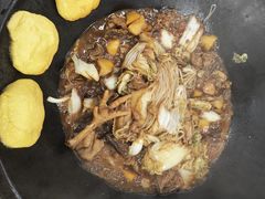 -粘豆包柴火铁锅炖