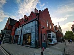 -钟书阁(松江泰晤士小镇店)