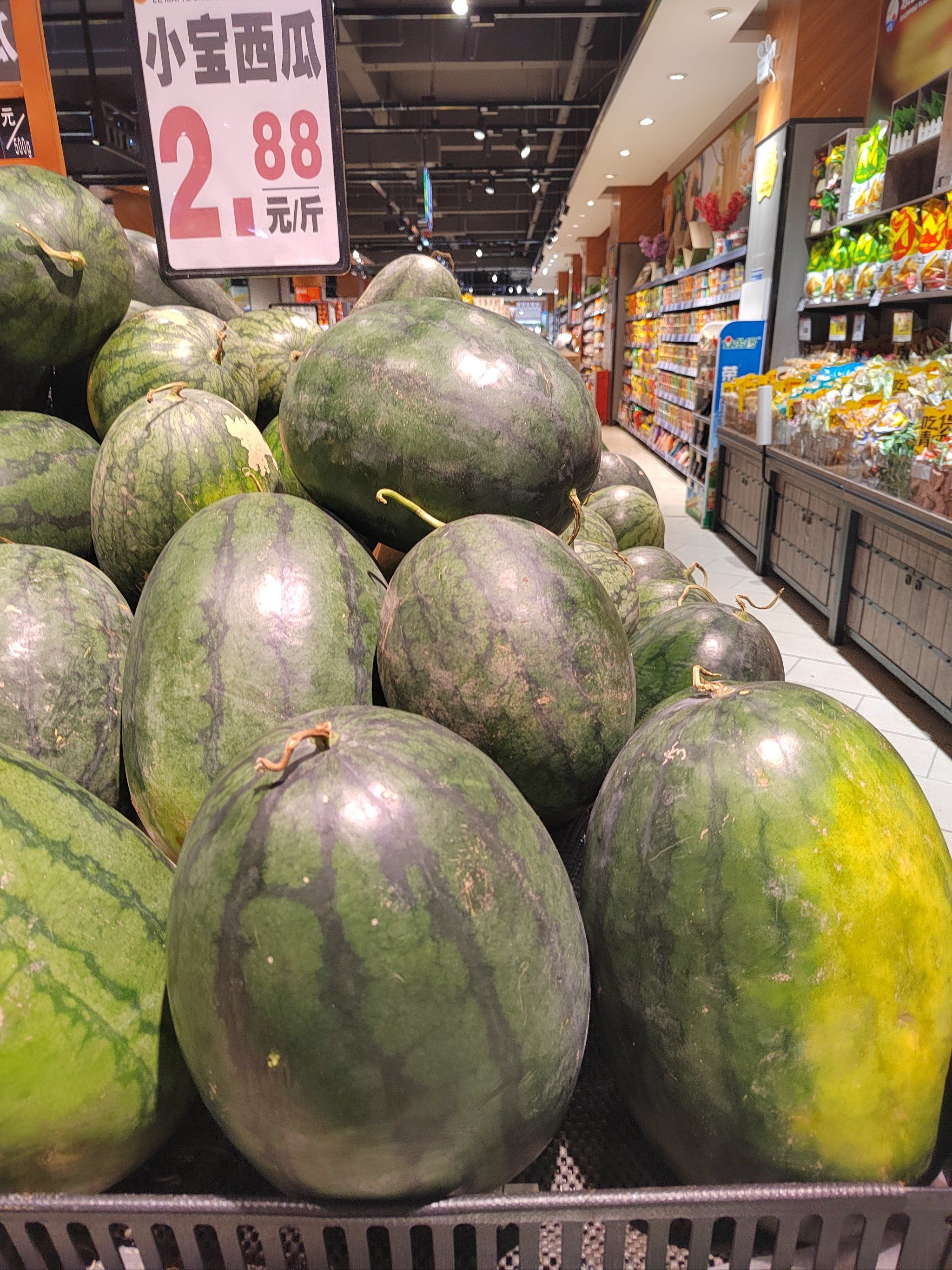 我对小宝西瓜的大小和重量产生了一点点的疑惑