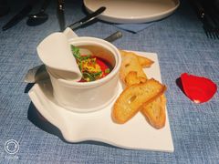 -弦月窗LUNETTE BY AMANDA(复兴路店)