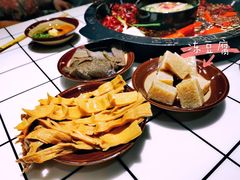 -扎起市井老火锅(乐山总店)