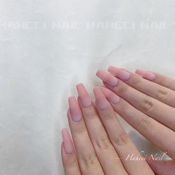 -花岐款式专研健康美甲沙龙