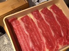 -牛YO寿喜烧·铁板烧和牛火锅自助(市府恒隆店)
