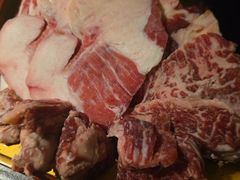 -铭牛烧肉·和牛海鲜自助(高新月牙湖店)
