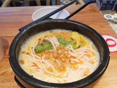 -桥思缘云南过桥米线