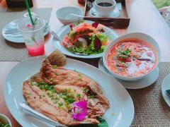-Chom Cafe and Restaurant