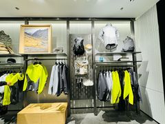 -ARC'TERYX始祖鸟(北京王府中环店)