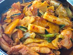 -亲昵春川鸡排(韩国美食街店)