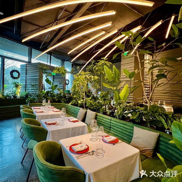 姐妹们都来这家仙气意大利餐厅吃饭啦