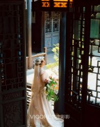 -雪中彩影婚纱摄影·微光艺术中心