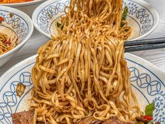 -李与白包子铺(桐梓林店)