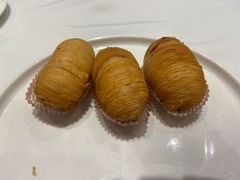 金牌榴莲酥-唐宫海鲜舫