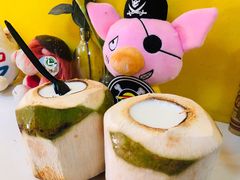 -志龙皇冠吃货椰子铺