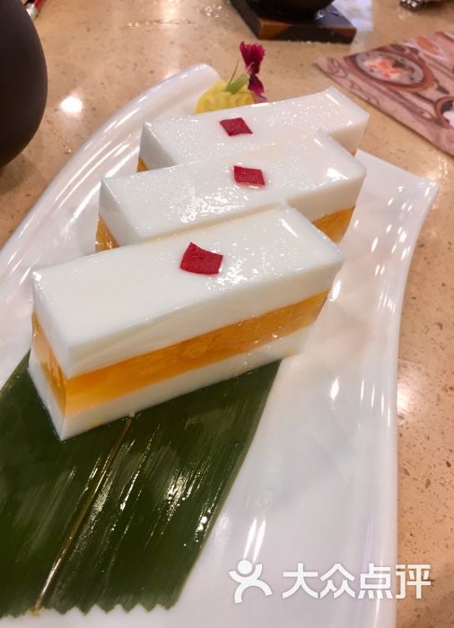 香芒夹心椰汁糕