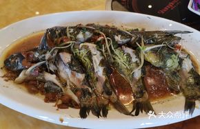 Mountain Guava Steamed Yellowfin Tuna