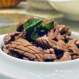 家里长辈今天聚餐选择了这里，没想到菜做的出奇的好吃