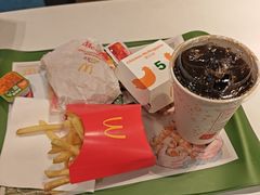 -麦当劳(上海虹桥站30B检票口楼上)