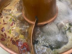 -洞庭洲·防空洞火锅·铜锅涮肉·烧烤(新百广场店)