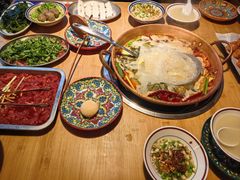 -洱火云南酸菜牛肉火锅(石景山当代商城店)