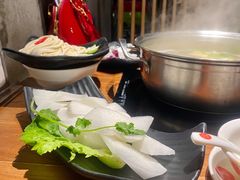 白萝卜-牛焱·贵州黄牛肉火锅(城西银泰店)