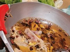 -渝信川菜 · 川味家常菜(财富购物中心店)