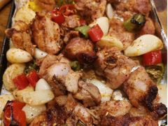 -老东镇啤酒屋海鲜加工·蒸汽海鲜·海鲜烧烤(台东店)