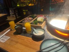 -湊湊火锅·茶憩(新中关购物中心店)