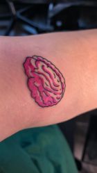 -鳌首刺青纹身 穿孔饰品店