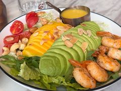 扒鲜虾芒果牛油果沙拉-G+KITCHEN·西餐·手作(时代广场店)