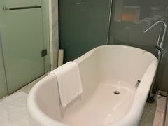 -上海滴水湖皇冠假日酒店