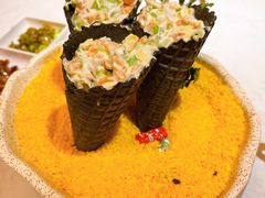 三文鱼牛油果手卷-荟廷·晶萃(陆家嘴尚悦湾店)