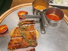 猪颈肉-小大董·烤鸭(王府井apm店)