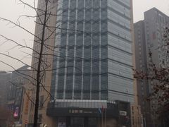 -高地中心·停车场