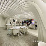 环境：店内环境以白色调为主