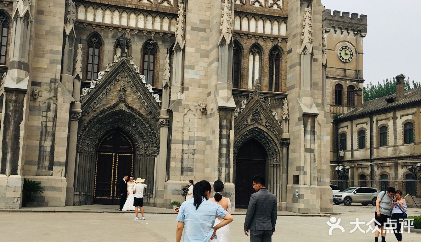 濟南必逛景點之一,在山東大學洪家樓校區旁邊