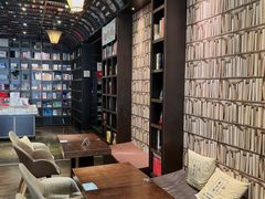 -钟书阁(松江泰晤士小镇店)