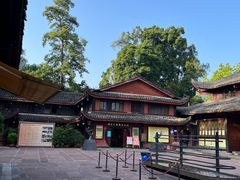-峨眉山报国寺