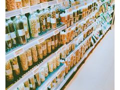 -中百仓储超市有限公司(越秀星汇维港店)