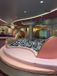 -奈尔宝·国风主题儿童乐园·亲子餐厅(豫园商城店)