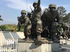-韩国战争纪念馆