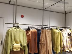 -URBAN REVIVO(欢乐海岸购物中心店)