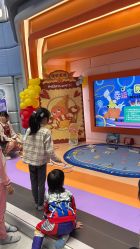 -嗨贝天地亲子乐园 · 生日派对·VR对战(万象城店)