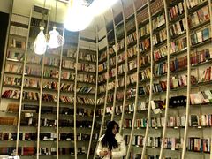 -钟书阁(松江泰晤士小镇店)