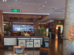 -八府香鸭·啫啫煲(华山路店)