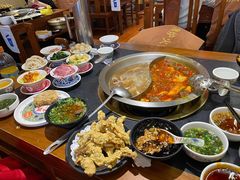 -沸炉重庆老火锅(军事博物馆店)