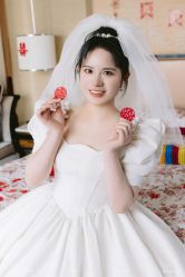 -艾米丽婚纱礼服