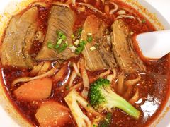 金牌麻辣牛肉面（汤面）-康师傅私房牛肉面(马泉营奥莱店)