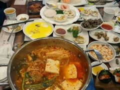 -青瓦餐厅·生鱼片·韩园烤肉(西塔店)