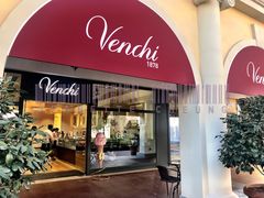 门面-VENCHI 闻绮(上海佛罗伦萨小镇店)