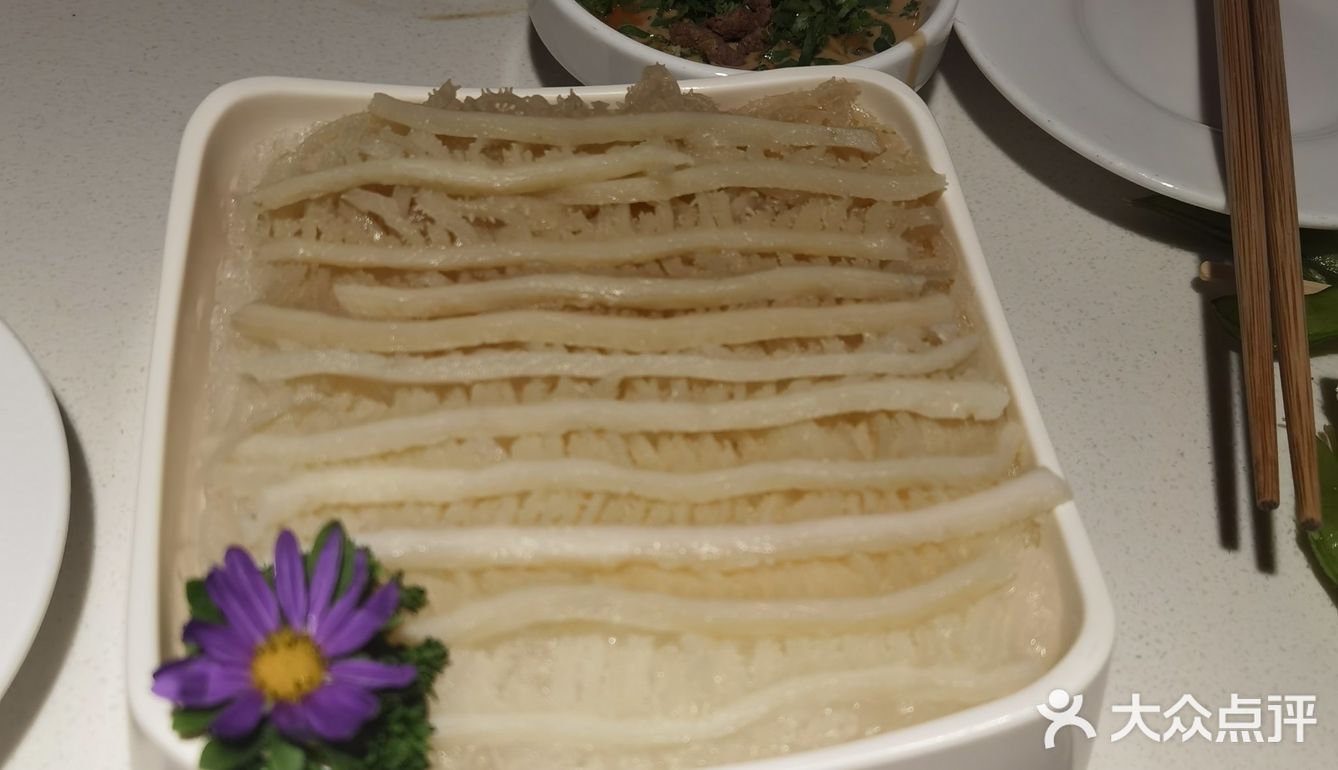 好久没有光顾海底捞了，这次和朋友小聚选择了离家比较近